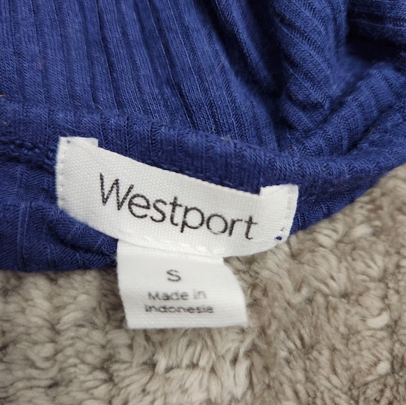 Shirt - Picture 2 of 2